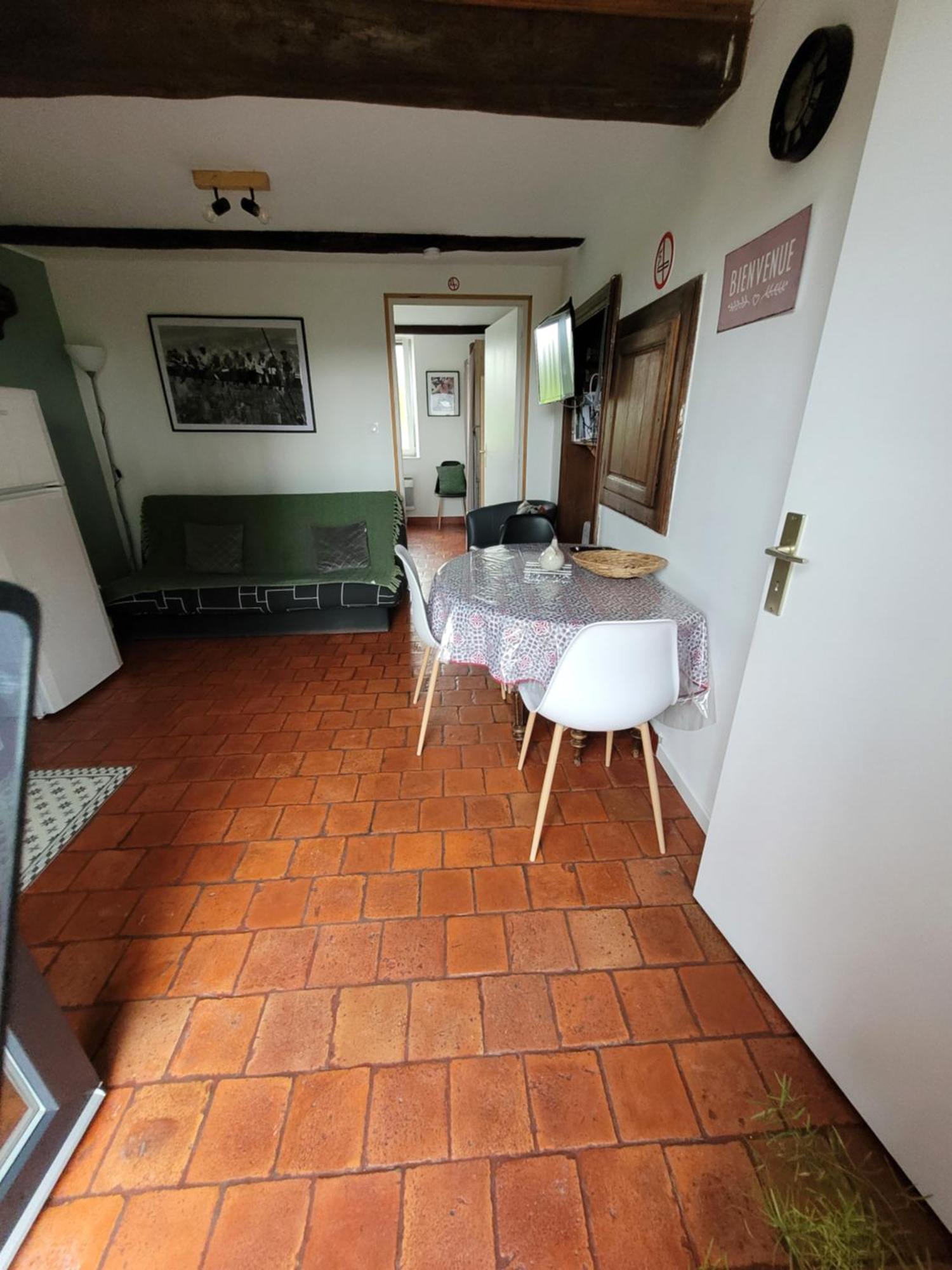 Studio Bienvenue Du Cote De Chez Nous Avec Jardin Privatif Wignehies Εξωτερικό φωτογραφία